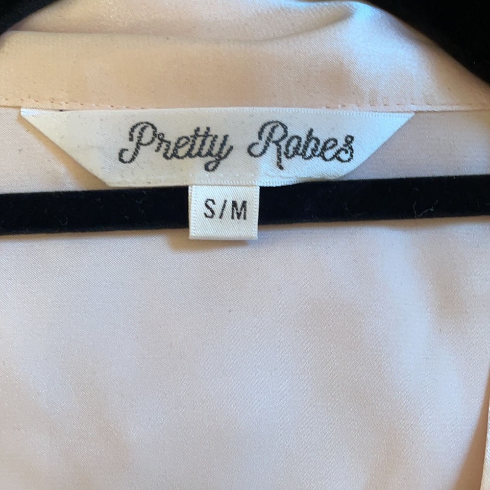 Light pink polyester Robe - Picture 2 of 6